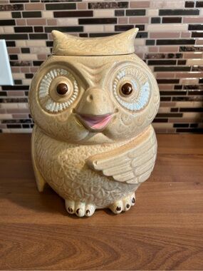 Vintage 1960’s McCoy Owl Cookie Jar - Beige with Pink Beak